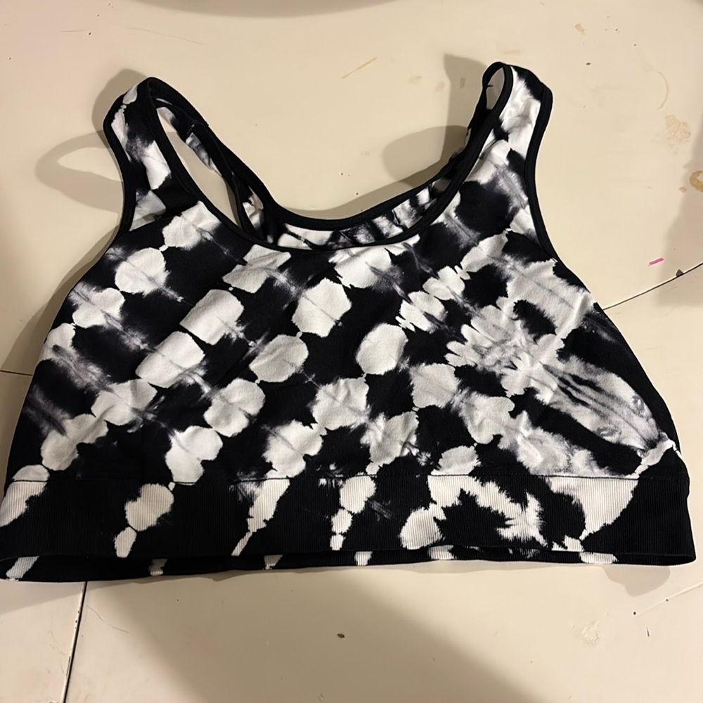 🌺PINK Victoria's Secret Black and White Sports Bra
